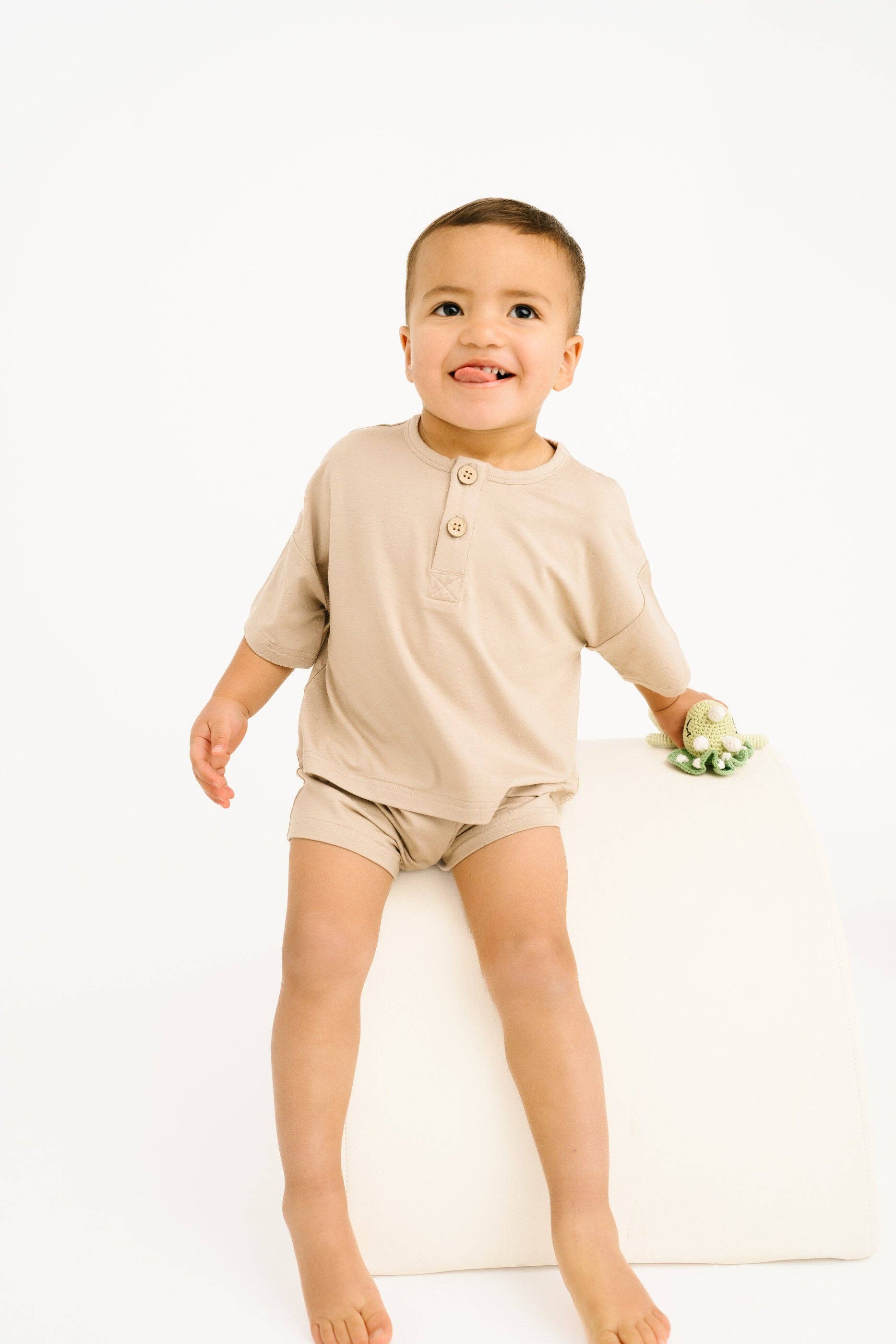 Sandstone Bamboo Button Slouchy Set: 3T